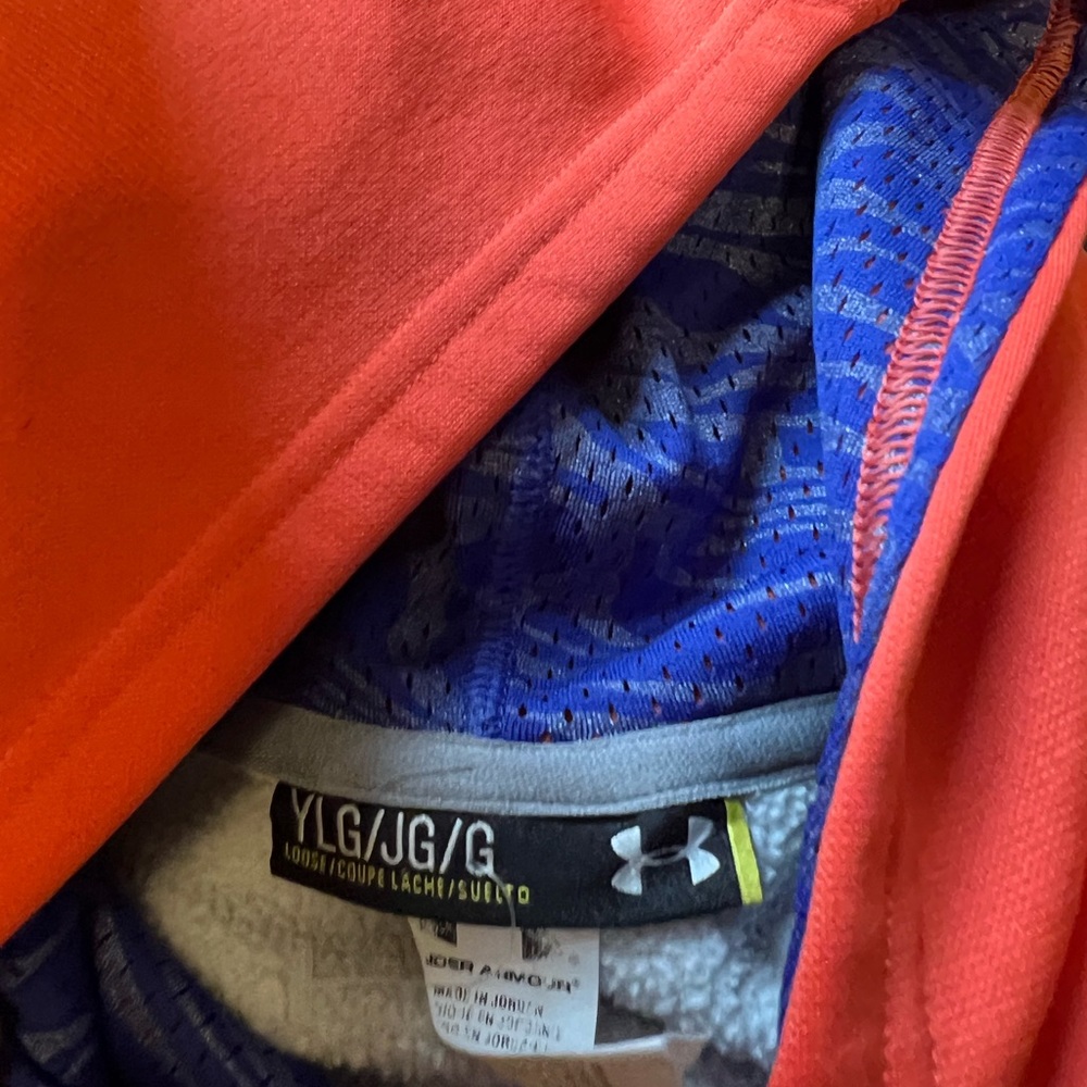 Youth Large Under Armour hoodie